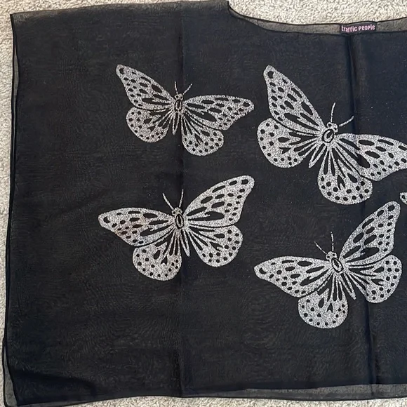 Traffic People Scarf Coverup Cropped Top - Picture 6 of 12